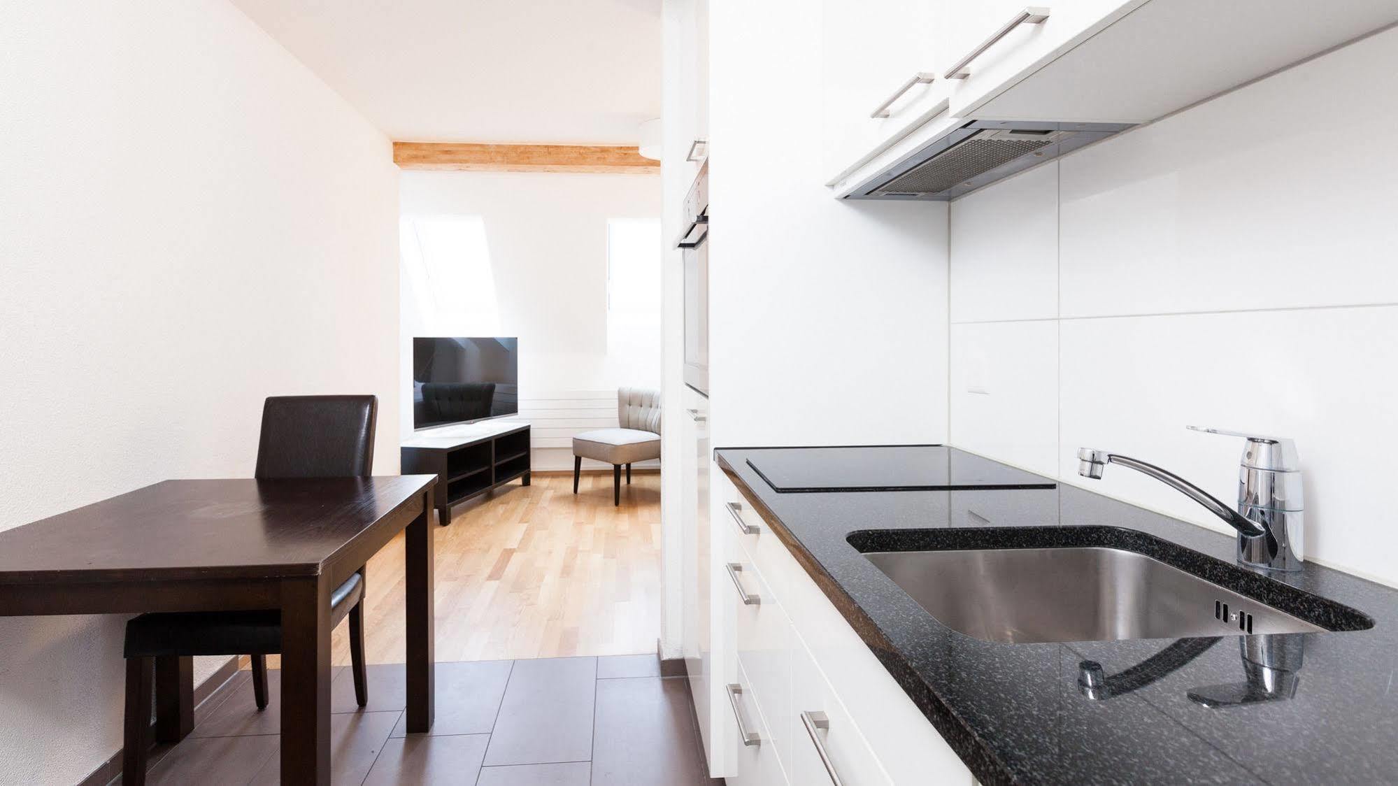 Apartment Swiss Star Longstreet - Self Check-in Zürich